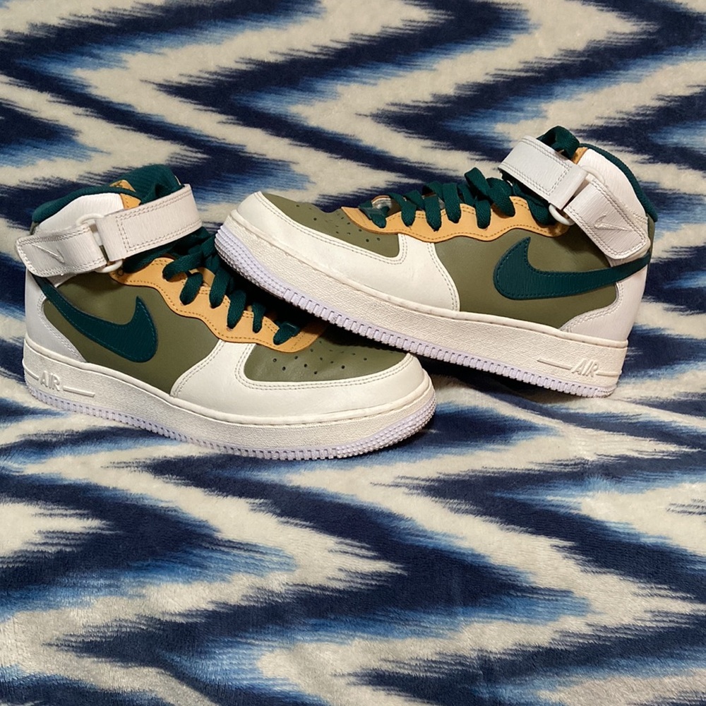 Women’s Nike Air Force Ones US 9 EU 40.5